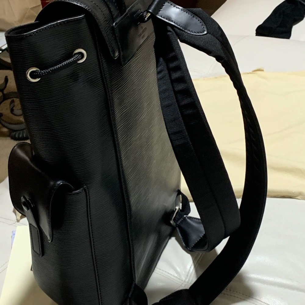 Louis Vuitton X supreme leather backpack - Picture 3 of 4